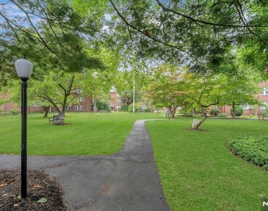 217 Prospect - Photo Thumbnail 18