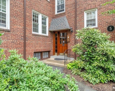 217 Prospect - Photo Thumbnail 15