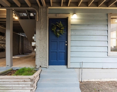 8100 Seawall Boulevard - Photo Thumbnail 9