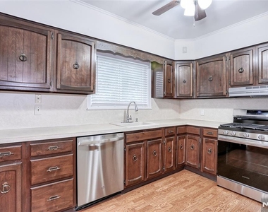 215 Walter - Photo Thumbnail 12