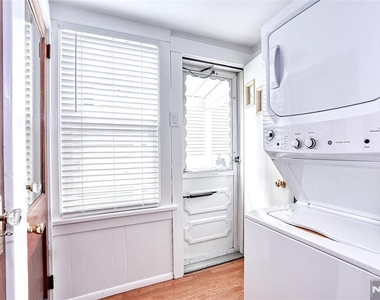 215 Walter - Photo Thumbnail 17
