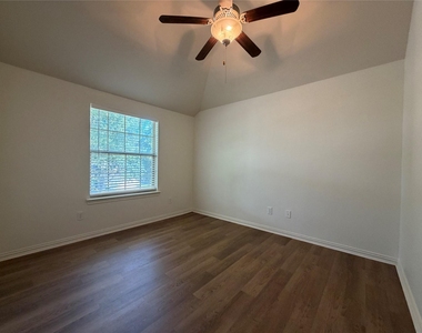 1911 Boren Drive - Photo Thumbnail 24