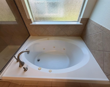 1911 Boren Drive - Photo Thumbnail 12