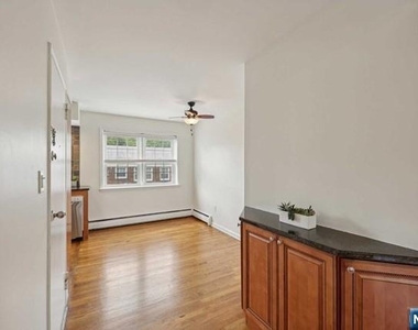 161 Ridge - Photo Thumbnail 5