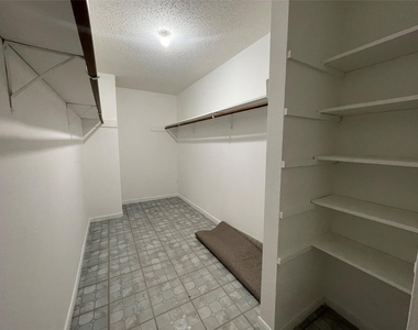 3909 Tanglewilde Street - Photo Thumbnail 6