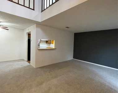 3909 Tanglewilde Street - Photo Thumbnail 11