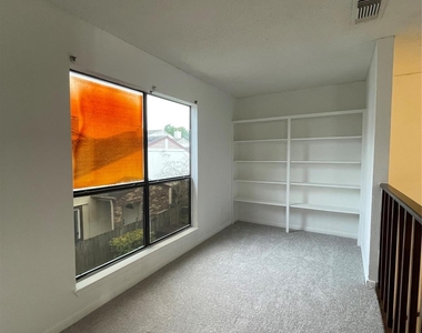 3909 Tanglewilde Street - Photo Thumbnail 12