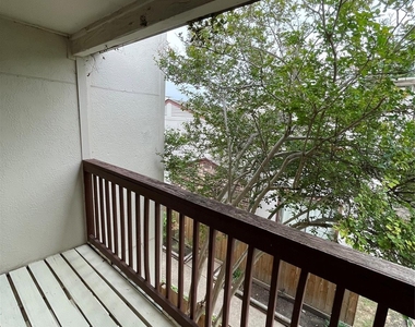 3909 Tanglewilde Street - Photo Thumbnail 13