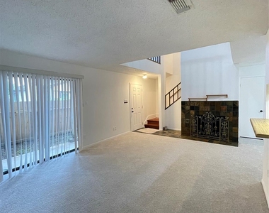 3909 Tanglewilde Street - Photo Thumbnail 10