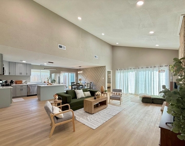6310 Briar Terrace Drive - Photo Thumbnail 2