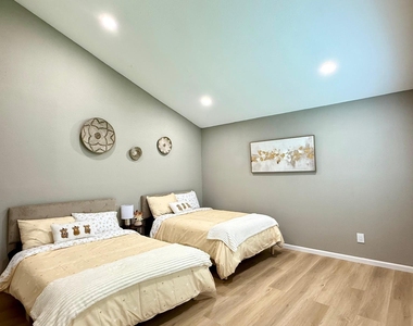 6310 Briar Terrace Drive - Photo Thumbnail 14
