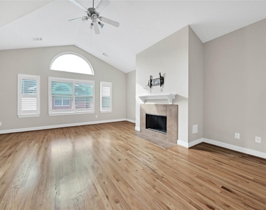 3633 Main Plaza Drive - Photo Thumbnail 8