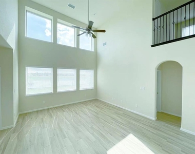 4403 Silvergrass Lane - Photo Thumbnail 5