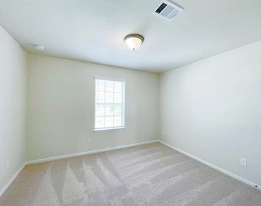 4403 Silvergrass Lane - Photo Thumbnail 20
