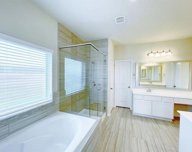 4403 Silvergrass Lane - Photo Thumbnail 13