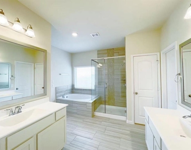 4403 Silvergrass Lane - Photo Thumbnail 14