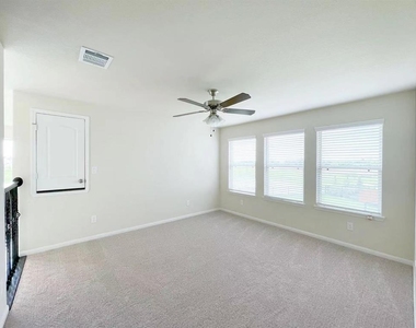4403 Silvergrass Lane - Photo Thumbnail 21