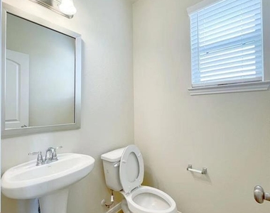4403 Silvergrass Lane - Photo Thumbnail 6