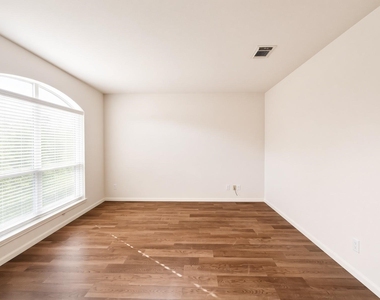 2506 Little Forest Court - Photo Thumbnail 2