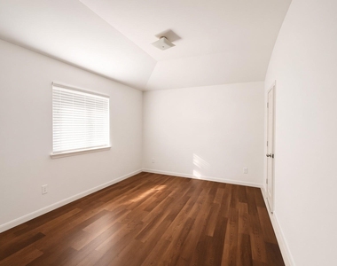 2506 Little Forest Court - Photo Thumbnail 18