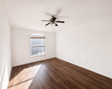 2506 Little Forest Court - Photo Thumbnail 15