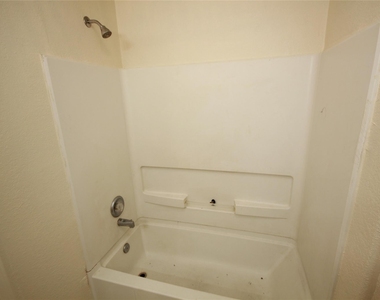 16807 Libson Falls Drive - Photo Thumbnail 15