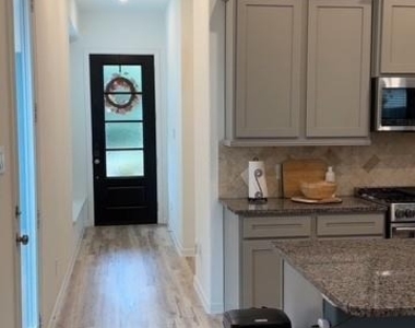 626 Aspen Falls Court - Photo Thumbnail 8