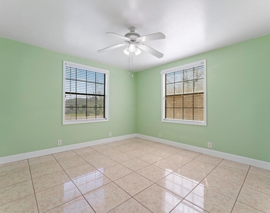 1923 Tabor Street - Photo Thumbnail 14