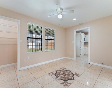 1923 Tabor Street - Photo Thumbnail 6