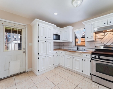 1923 Tabor Street - Photo Thumbnail 9