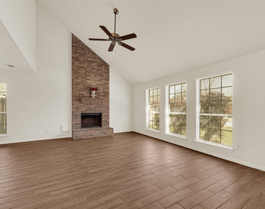4910 Brownfields Court - Photo Thumbnail 6