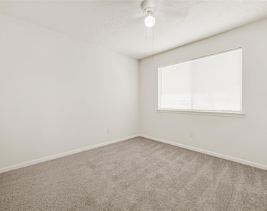 4910 Brownfields Court - Photo Thumbnail 16