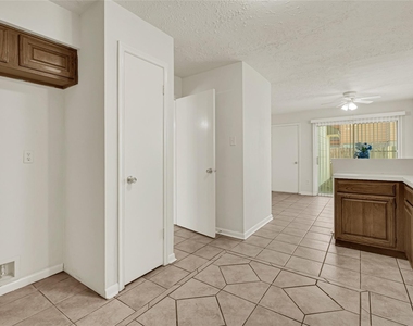 4910 Brownfields Court - Photo Thumbnail 10