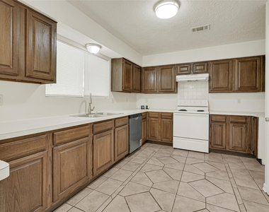 4910 Brownfields Court - Photo Thumbnail 9