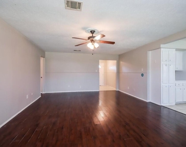 502 Hildred Avenue - Photo Thumbnail 2
