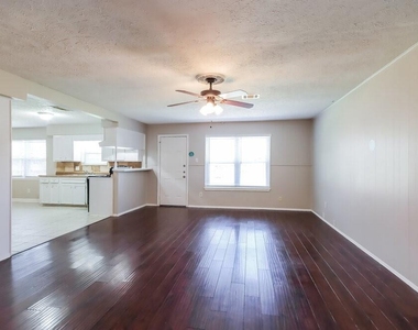 502 Hildred Avenue - Photo Thumbnail 1