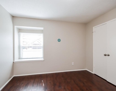 502 Hildred Avenue - Photo Thumbnail 11