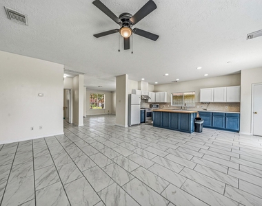 9641 Weldridge Drive - Photo Thumbnail 8