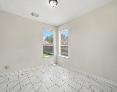 9641 Weldridge Drive - Photo Thumbnail 17
