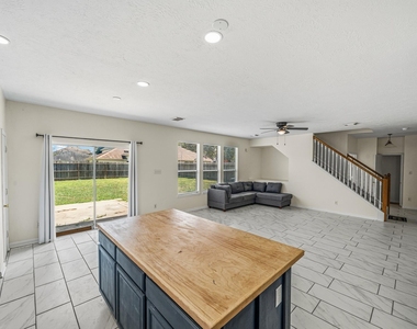 9641 Weldridge Drive - Photo Thumbnail 12