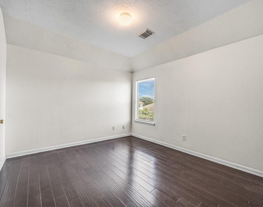 9641 Weldridge Drive - Photo Thumbnail 21