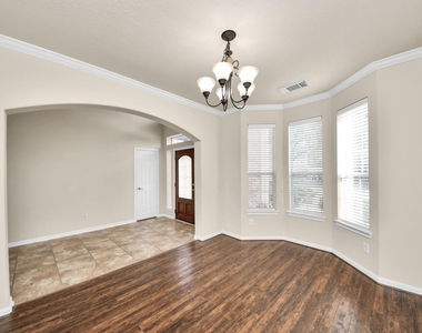 8627 Sweet Pasture Drive - Photo Thumbnail 4