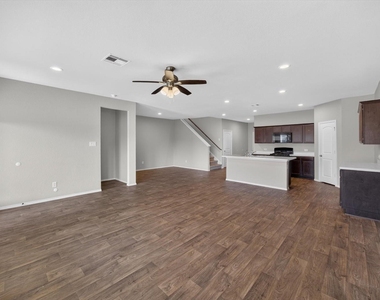 21311 Orono Heights Trail - Photo Thumbnail 12