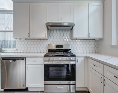 8926 Spring Knoll Forest Drive - Photo Thumbnail 6