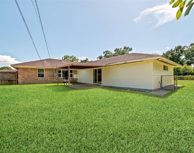5719 Turtle Creek Road - Photo Thumbnail 3