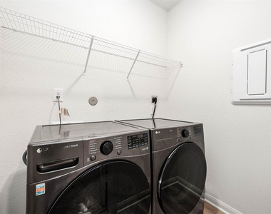 22402 Kennons Way - Photo Thumbnail 14