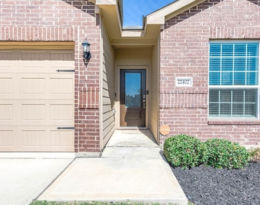 22402 Kennons Way - Photo Thumbnail 2