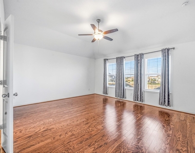 3519 Sunburst Court - Photo Thumbnail 33