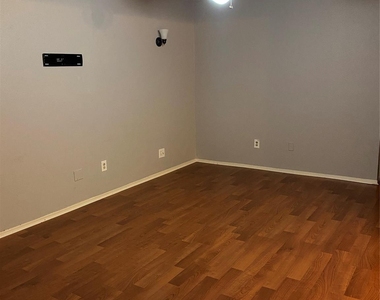 12008 Mighty Oak Drive - Photo Thumbnail 2