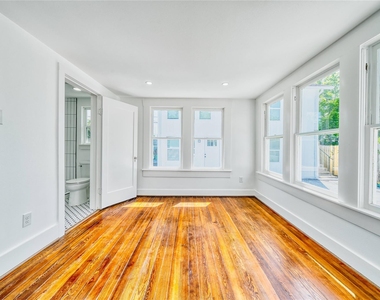 1569 Elliott Street - Photo Thumbnail 19